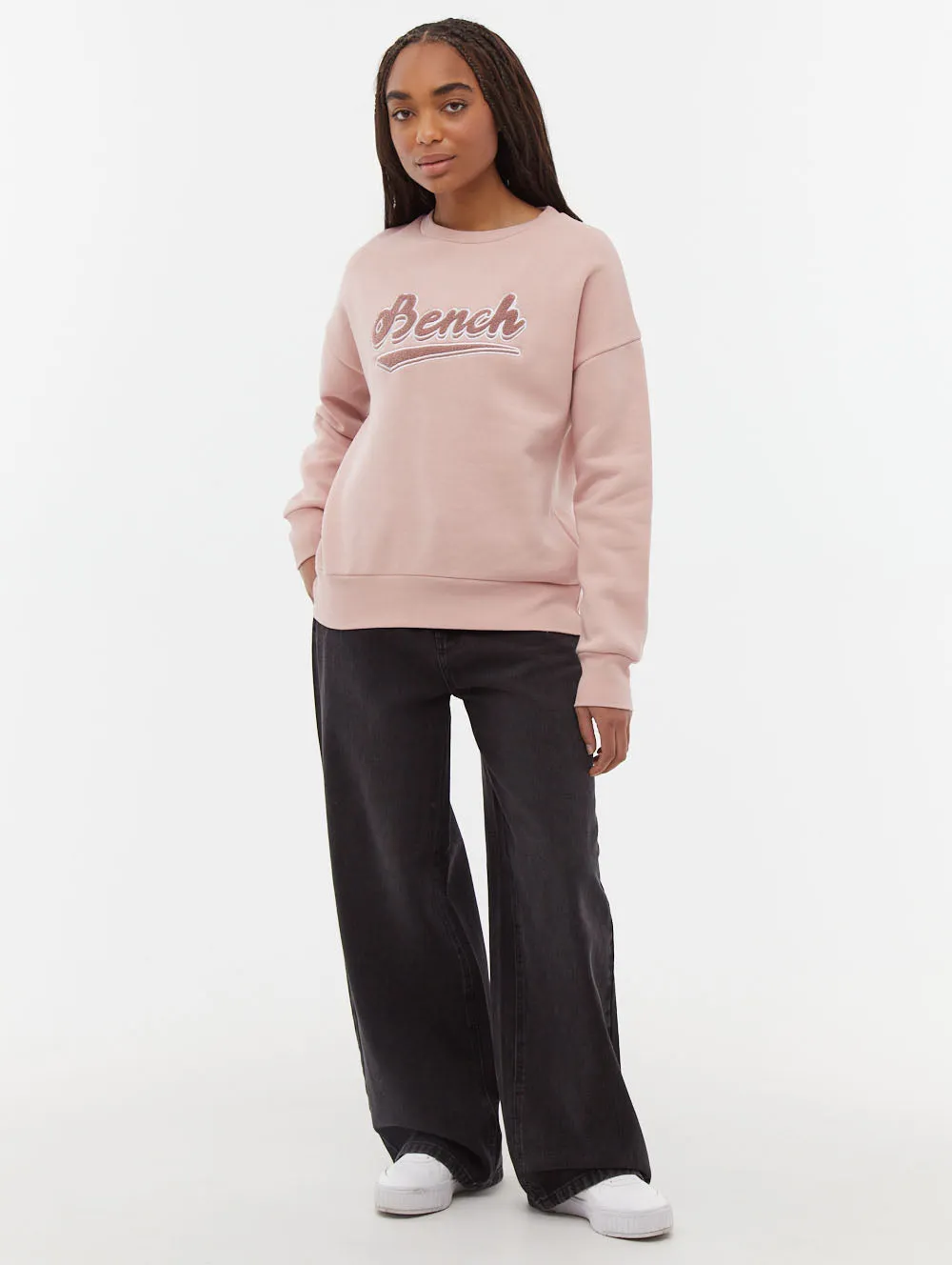 Daily Style Icon Glow Steffi Retro Logo Crew Neck Sweatshirt
