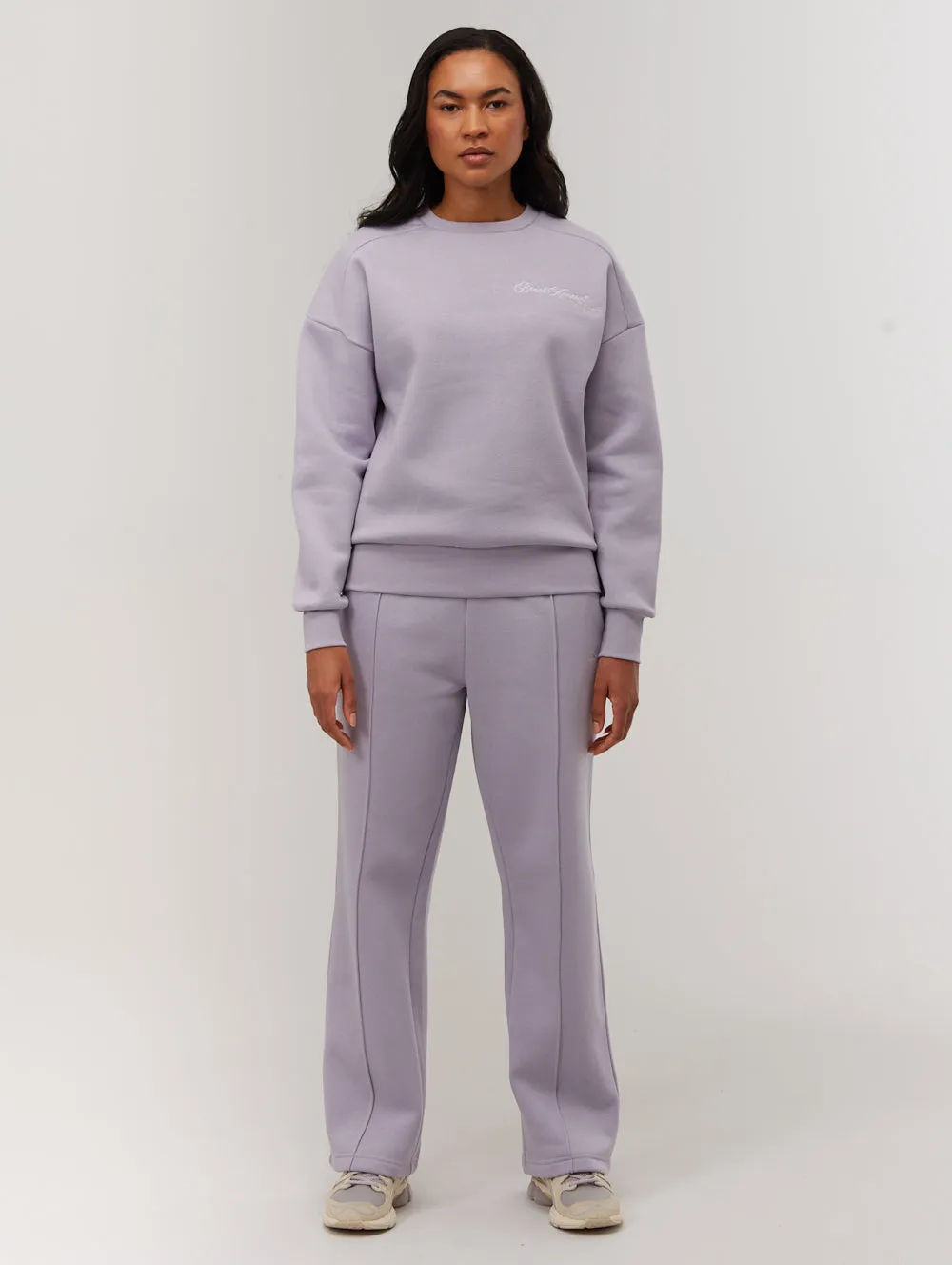 Relaxed Outfit Desta Script Graphic Crew Neck Sweatshirt