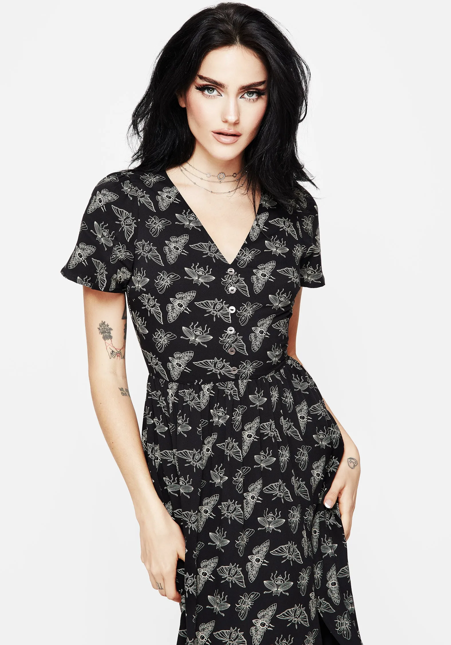 Mist Valley Mortmoth Short Sleeve Midi Dress