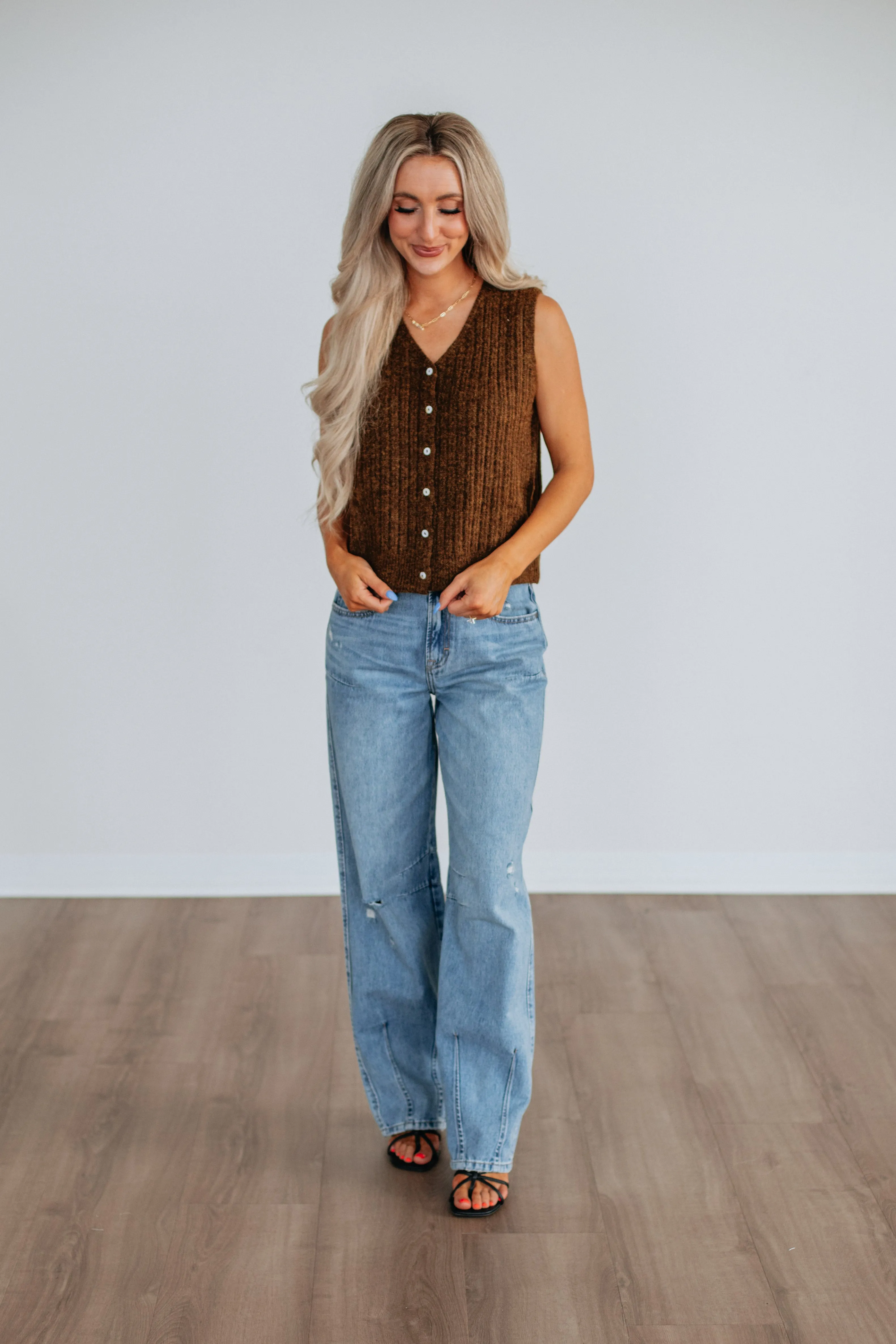 Adaptive Fit Silhouette Mina Sweater Vest - Bark