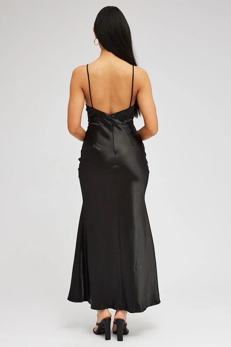 The easy-to-wear design of this maxi dress ensures that you can style it effortlessly Black Maxi Dress Satin Flower Embroidery Applique
