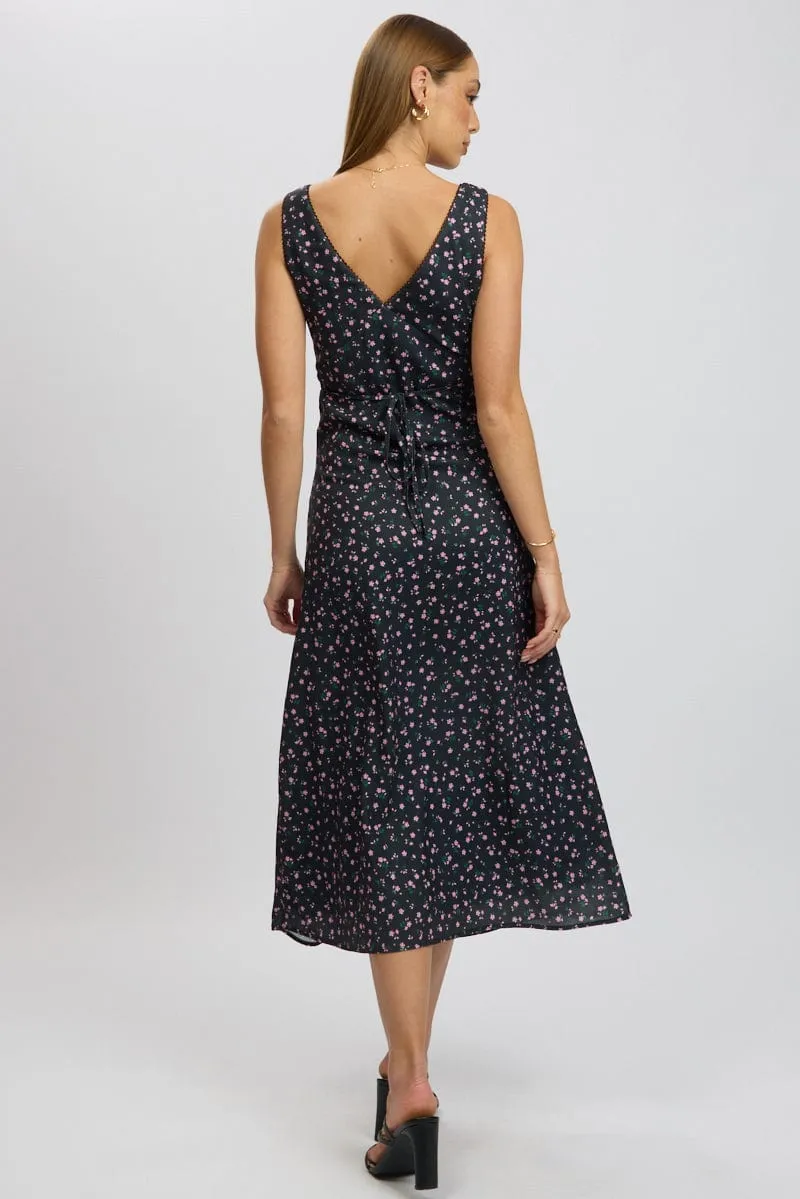 Simple yet chic long dress Black Ditsy Maxi Dress V-Neck
