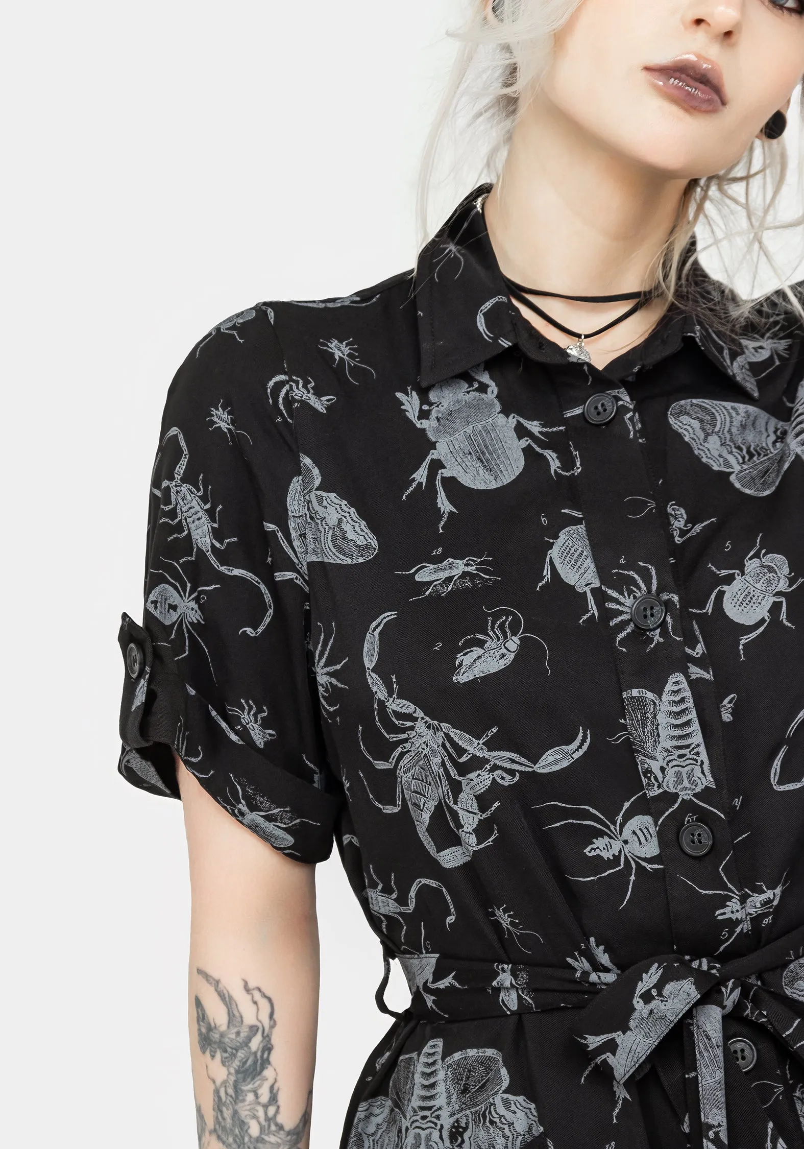 Bold Silhouette Effortless Style Parasite Bugs Short Sleeve Mini Shirt Dress - Black