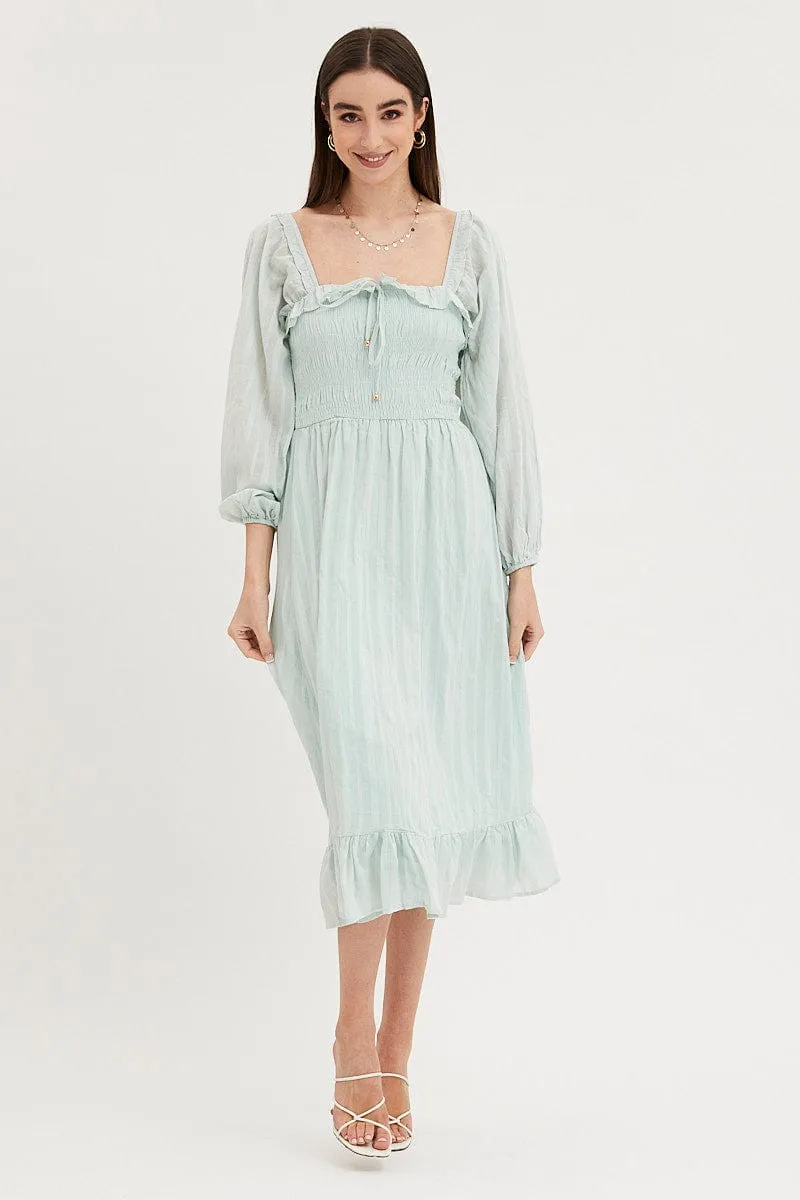 Designed with simplicity and sophistication in mind this dress is perfect for any occasion Classic long dress Green Midi Dress Long Sleeve Evening