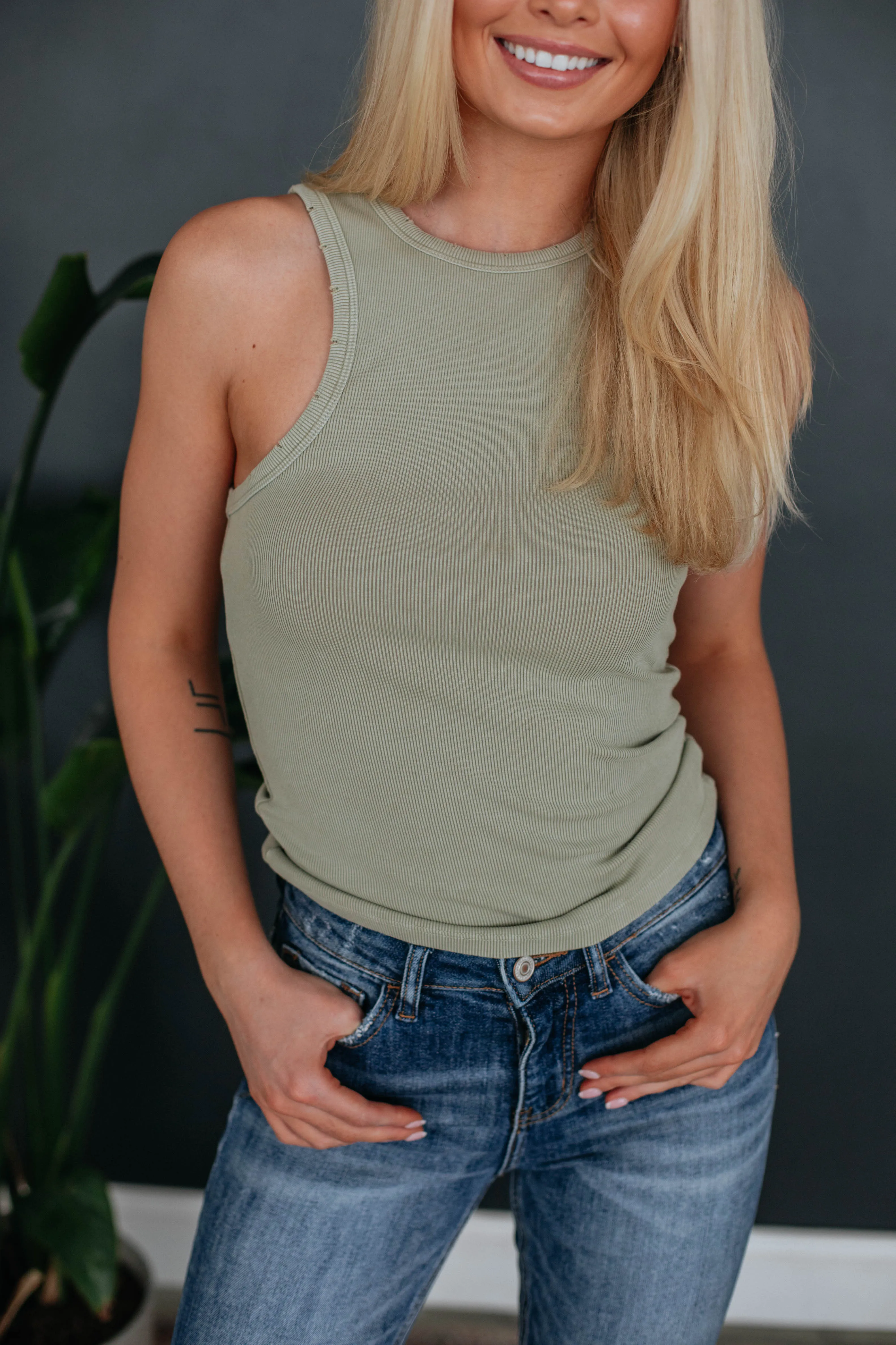 slow movement Lou Ribbed Tank - Sage