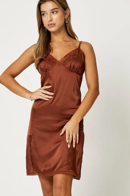 Brown Lace Trim Slip Dress Summer Outfit Permanent Crease