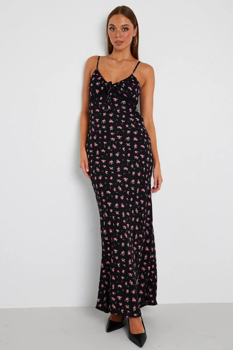 Stunning full-length outfit With its soft fabric and elegant cut this dress is perfect for all-day wear Black Floral Maxi Dress Sleeveless