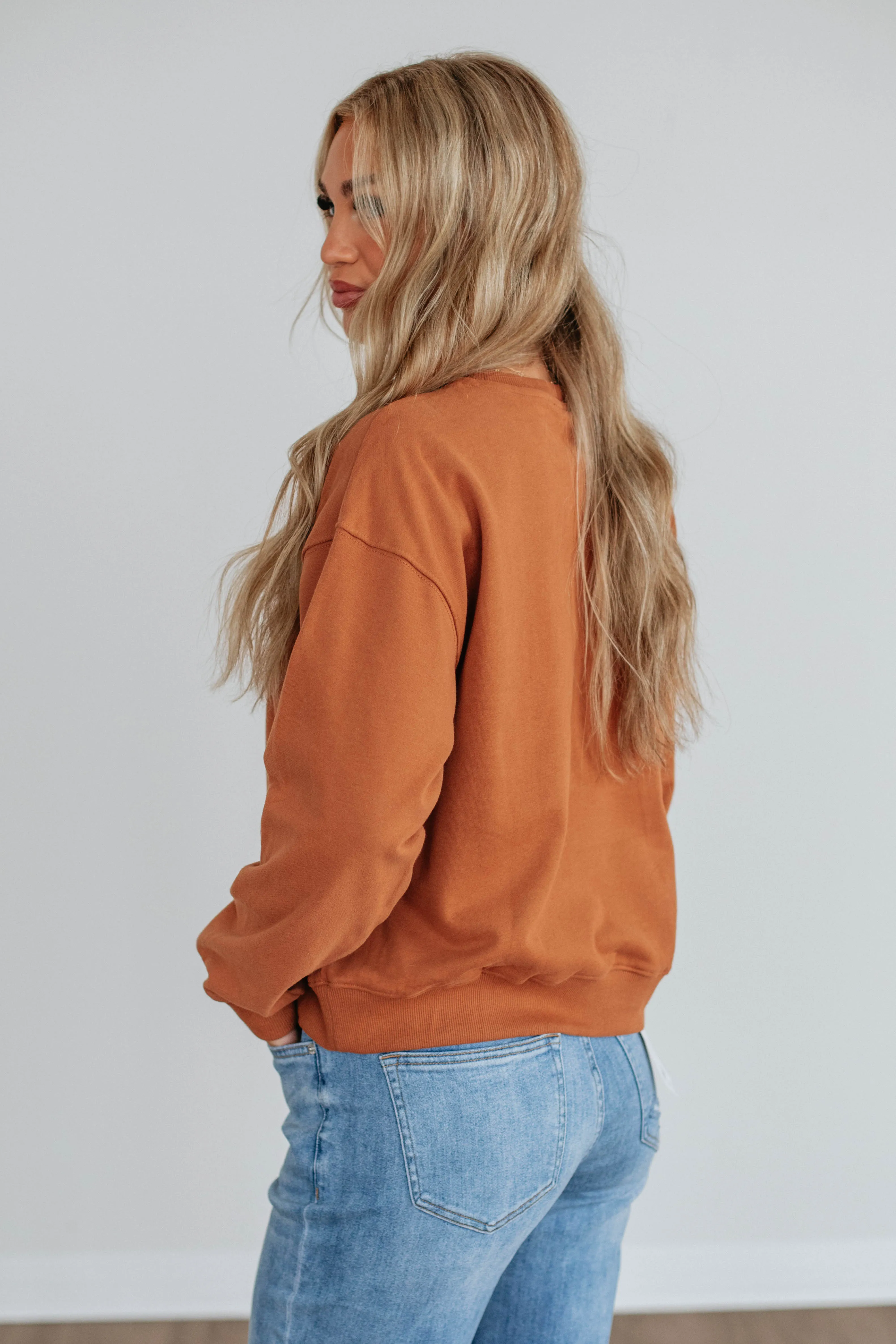 Design Glow Howdy Vibes Crewneck