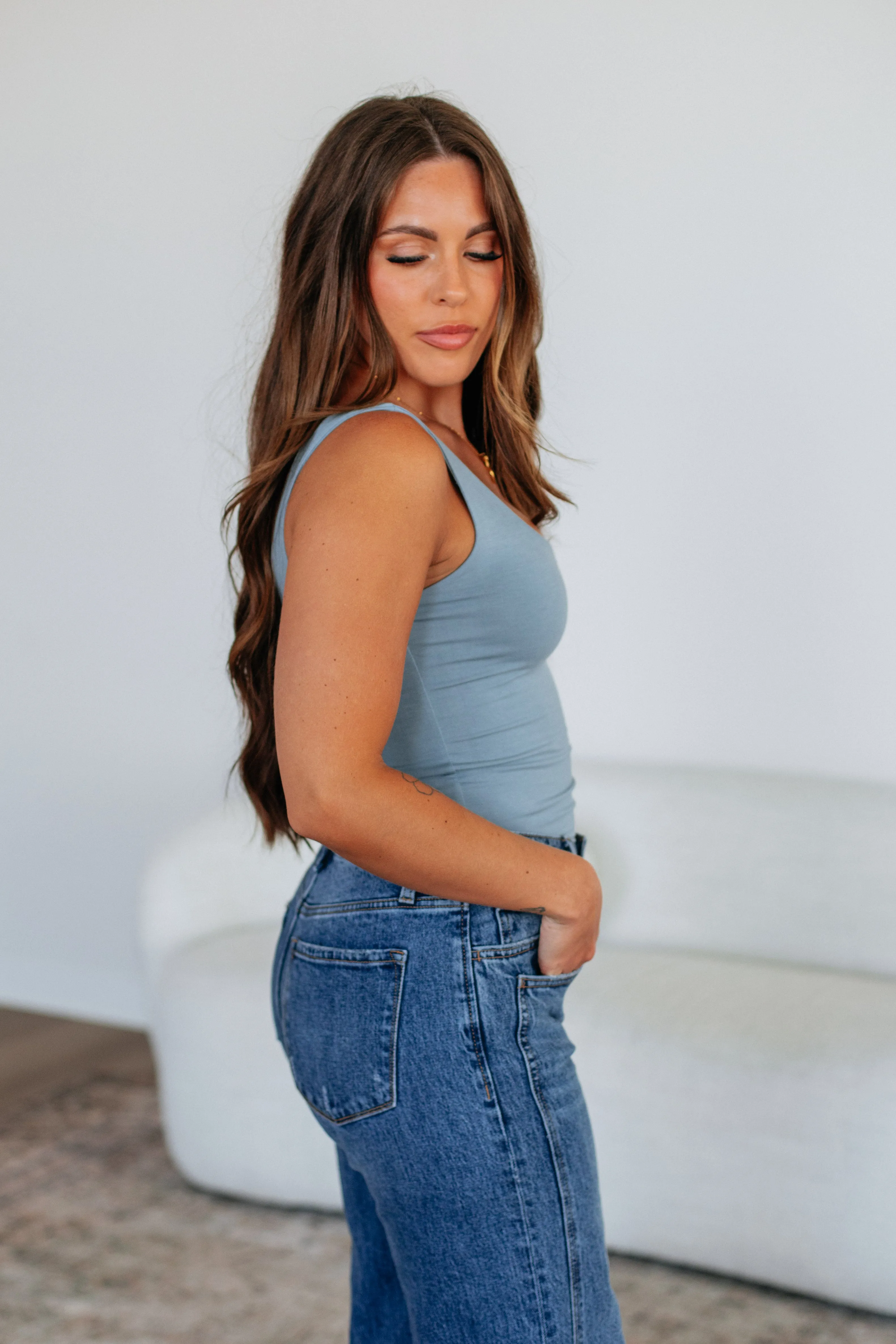 Delta Basic Tank - Slate Blue humid environment