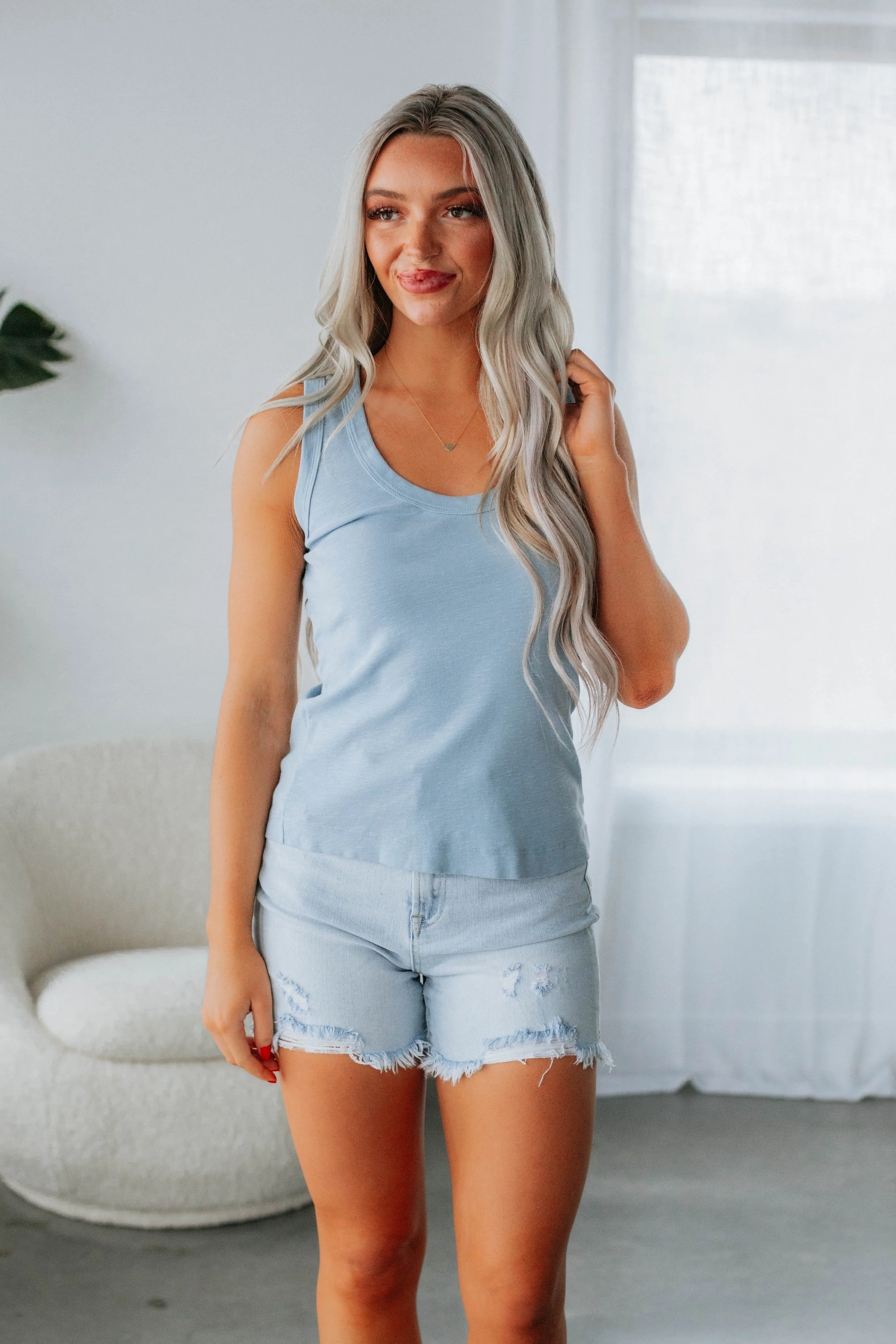 unloading Camouflaged Lita Basic Tank - Powder Blue