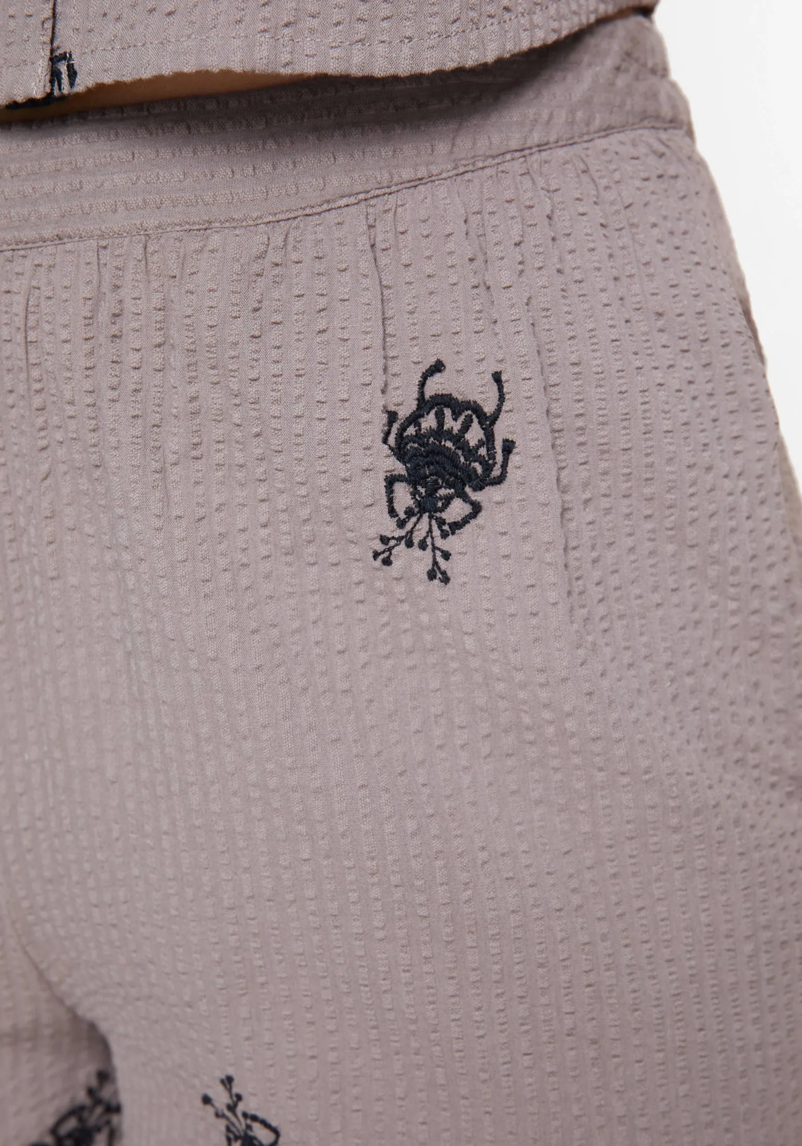 Stag Beetle Embroidered Shorts Warm Vibe