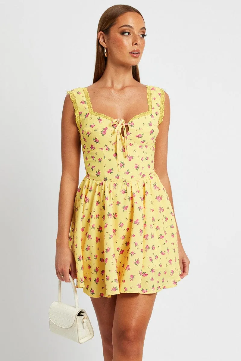 Yellow Floral Fit and Flare Dress Sleeveless Lace Trim Utility Mode