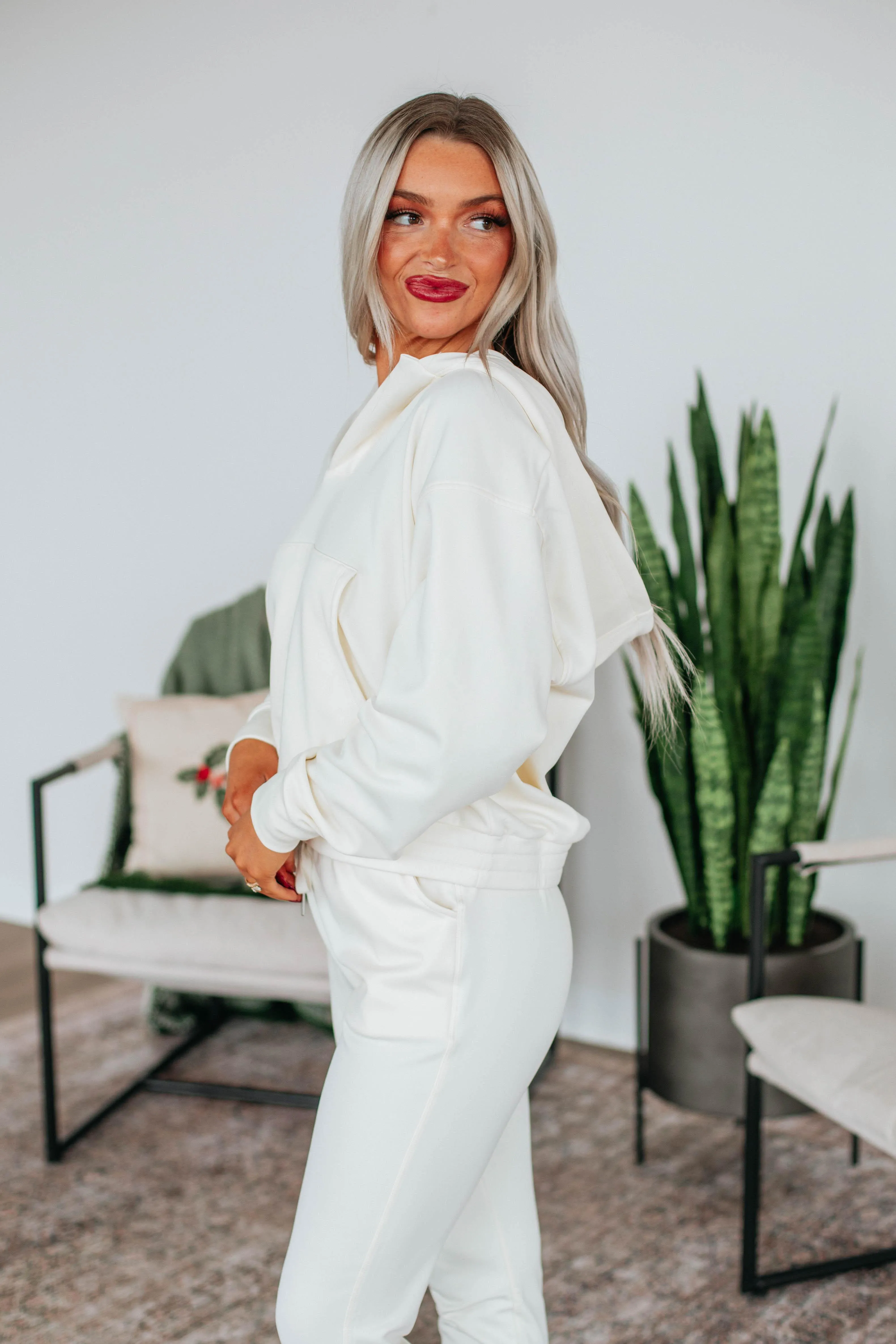 Street Fest SnagFree Fabric Zealand Lounge Pullover - Cream