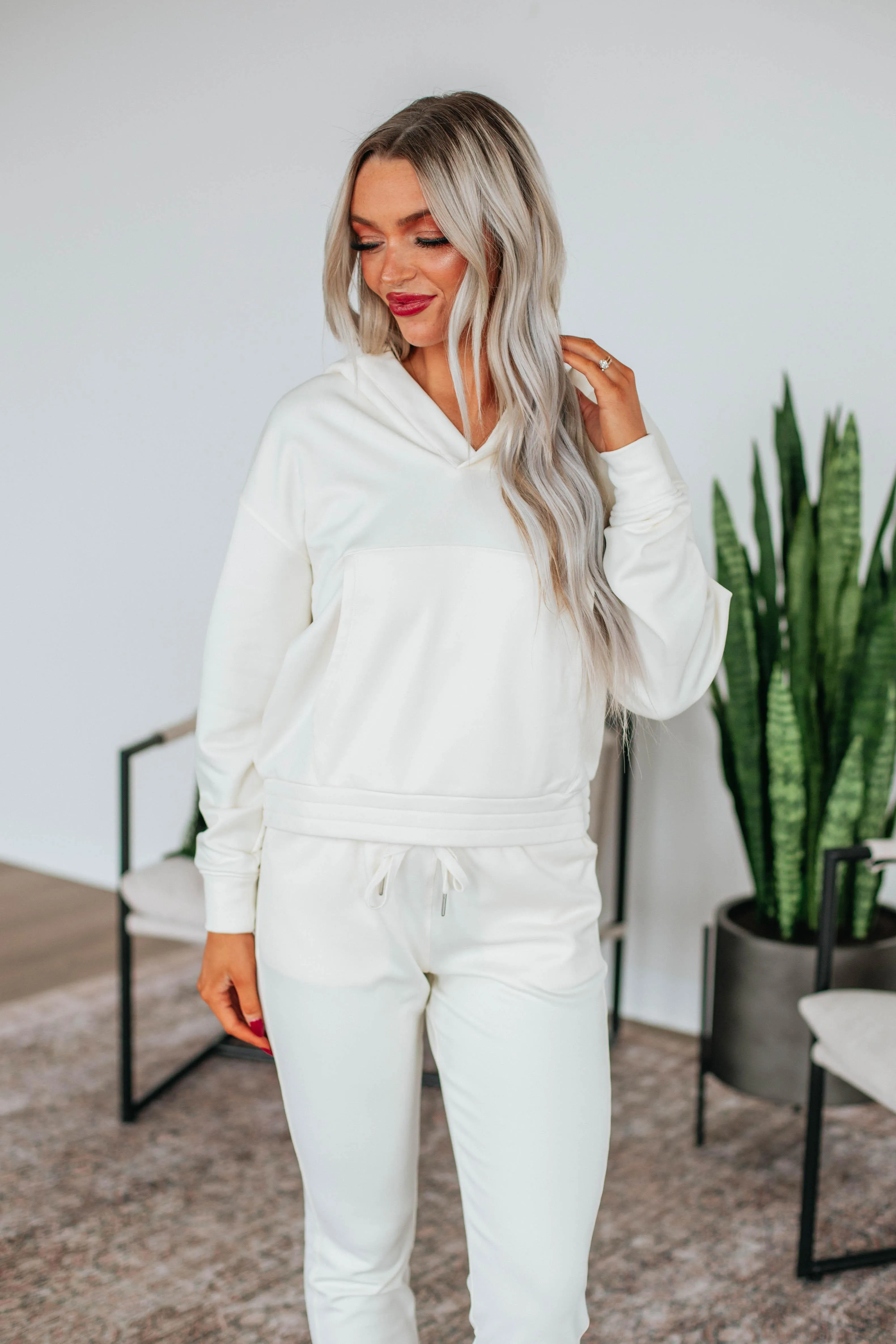 Zealand Lounge Pullover - Cream Move Fast Spirit Glow
