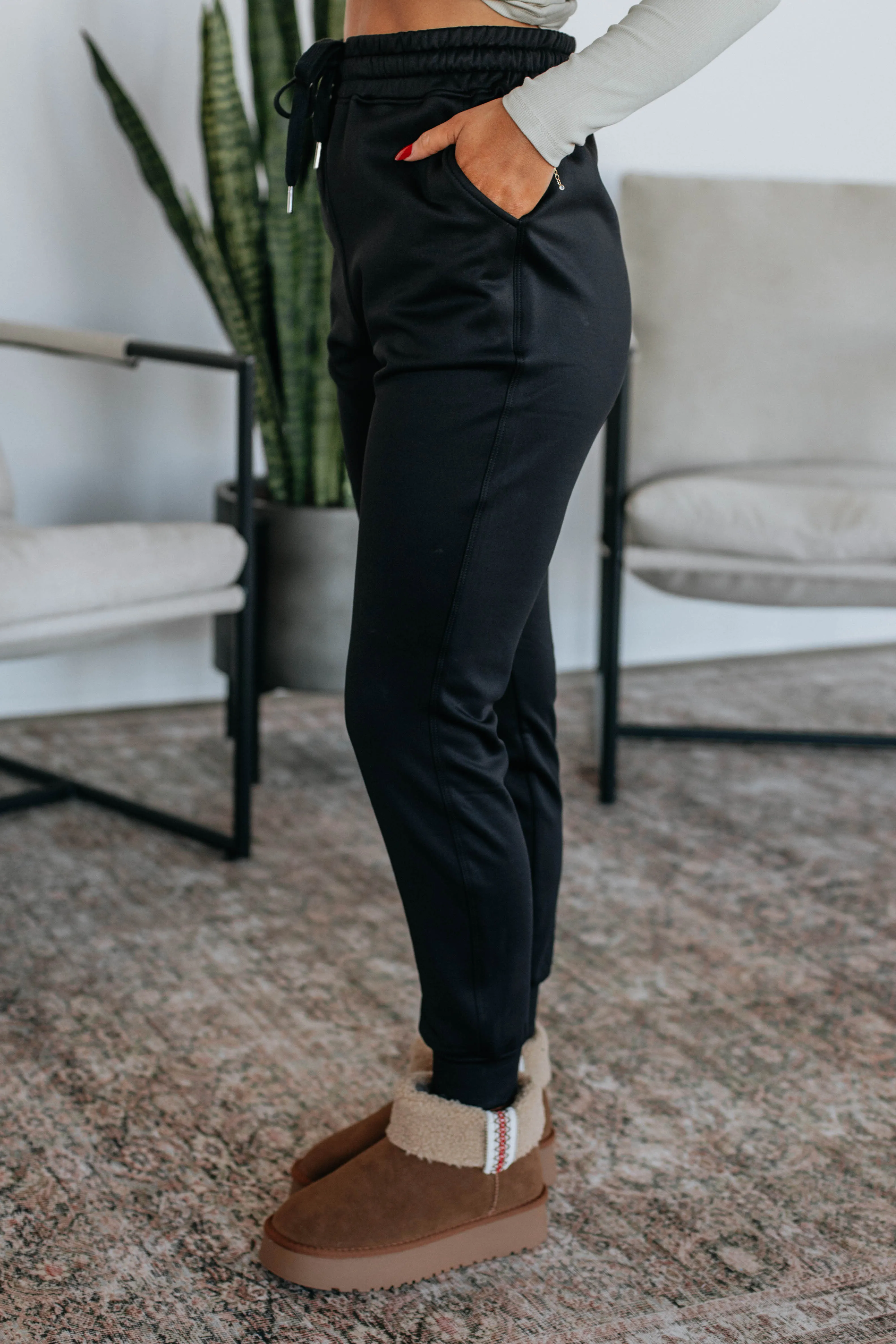 Zealand Lounge Joggers - Black Weekend Style