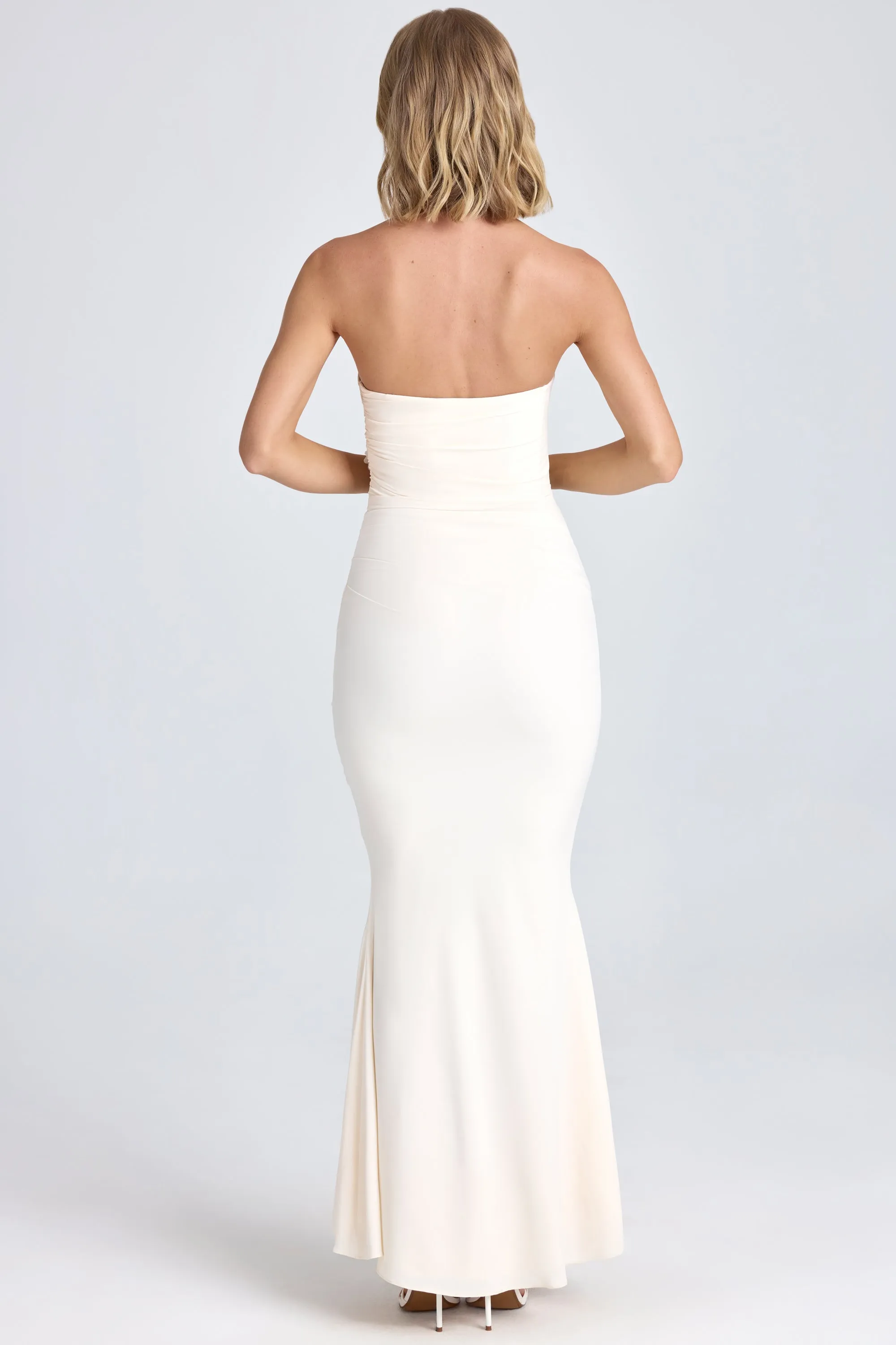 Floral Mood This maxi dress is designed to be worn season after season due to its timeless appeal Draped Floral-Appliqu?? Maxi Dress in Ivory