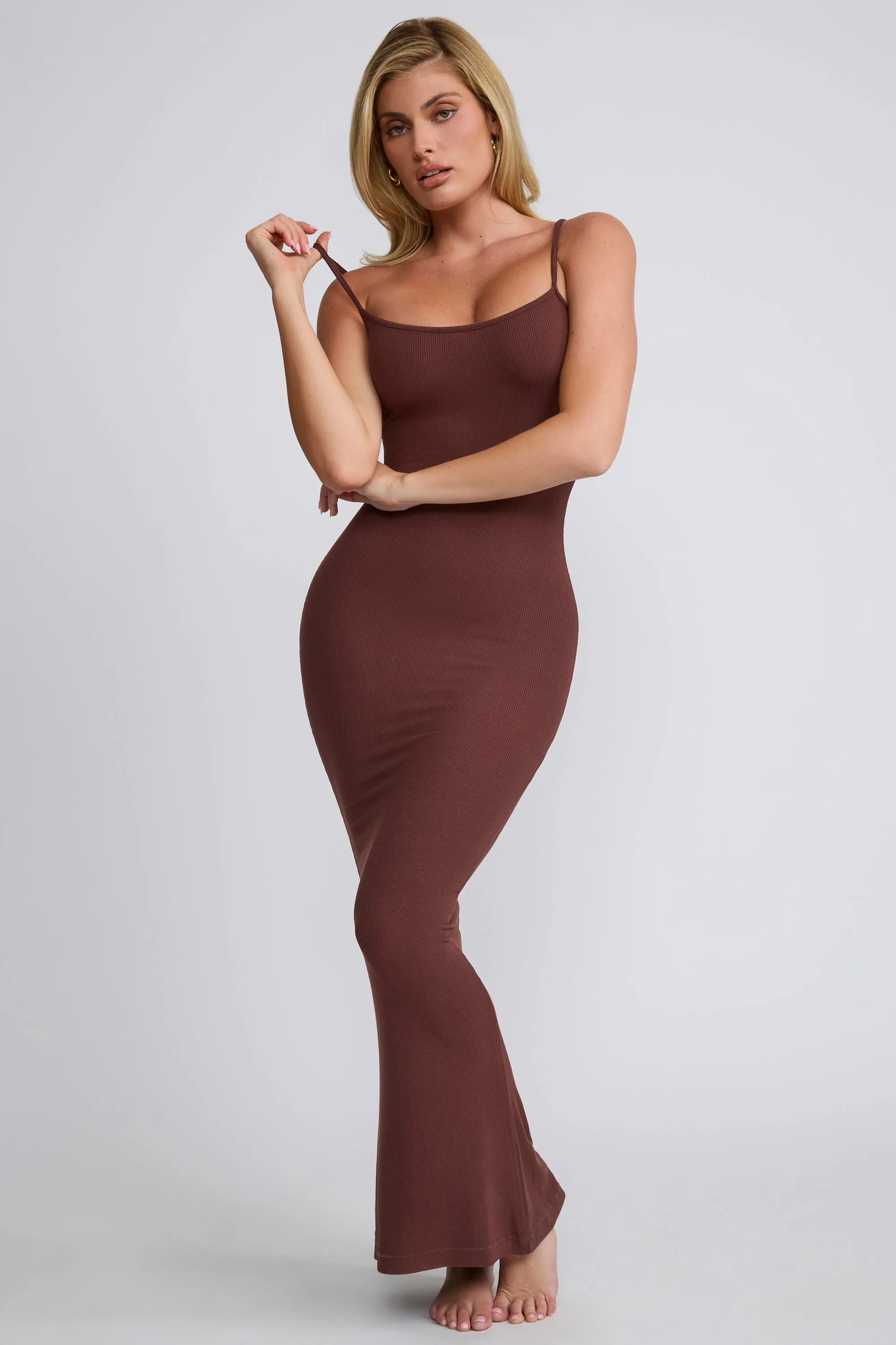 Easy-to-wear long dress Color Sky Modal Scoop-Neck Maxi Dress in Chocolate
