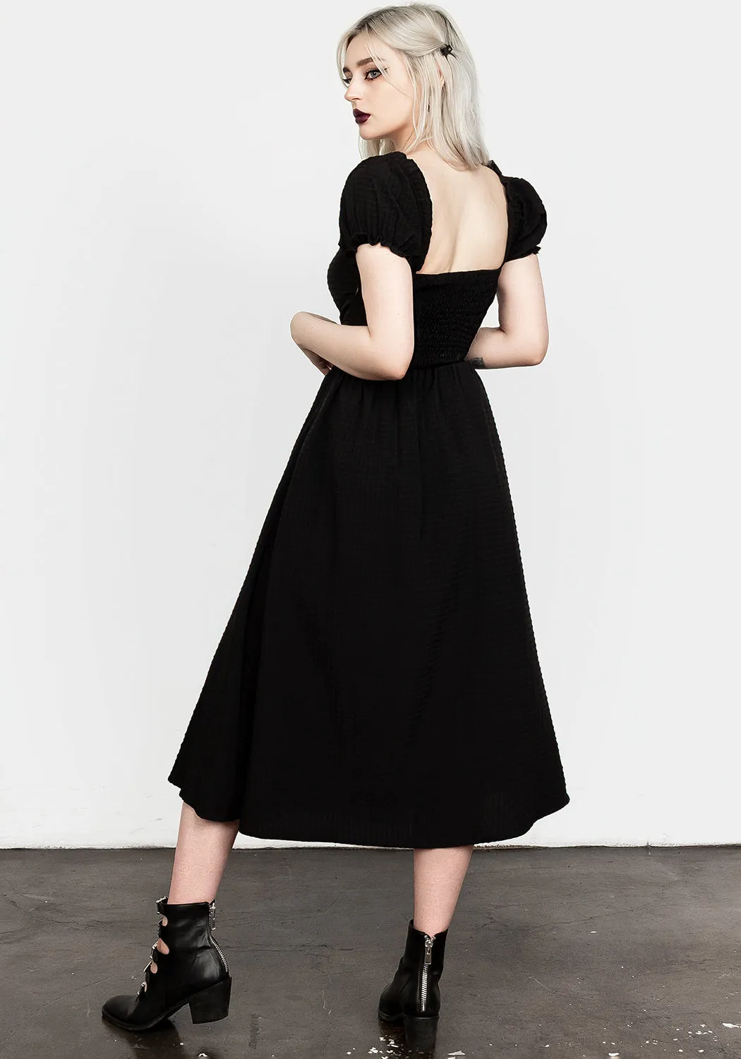Mesh Breeze Mortem Midi Dress With Puff Sleeves