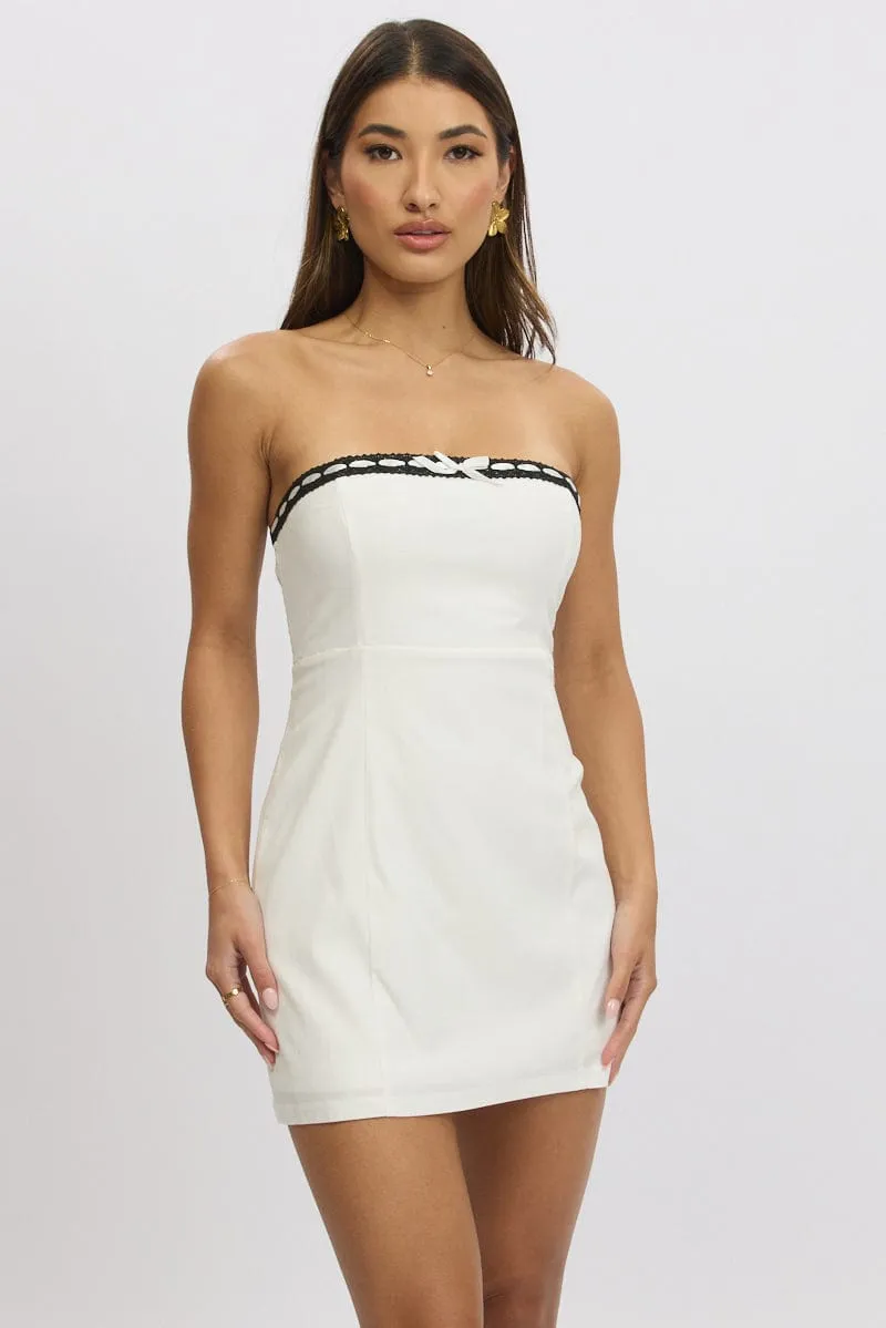 MultiFunctional Pockets White Strapless Dress Lace Trim