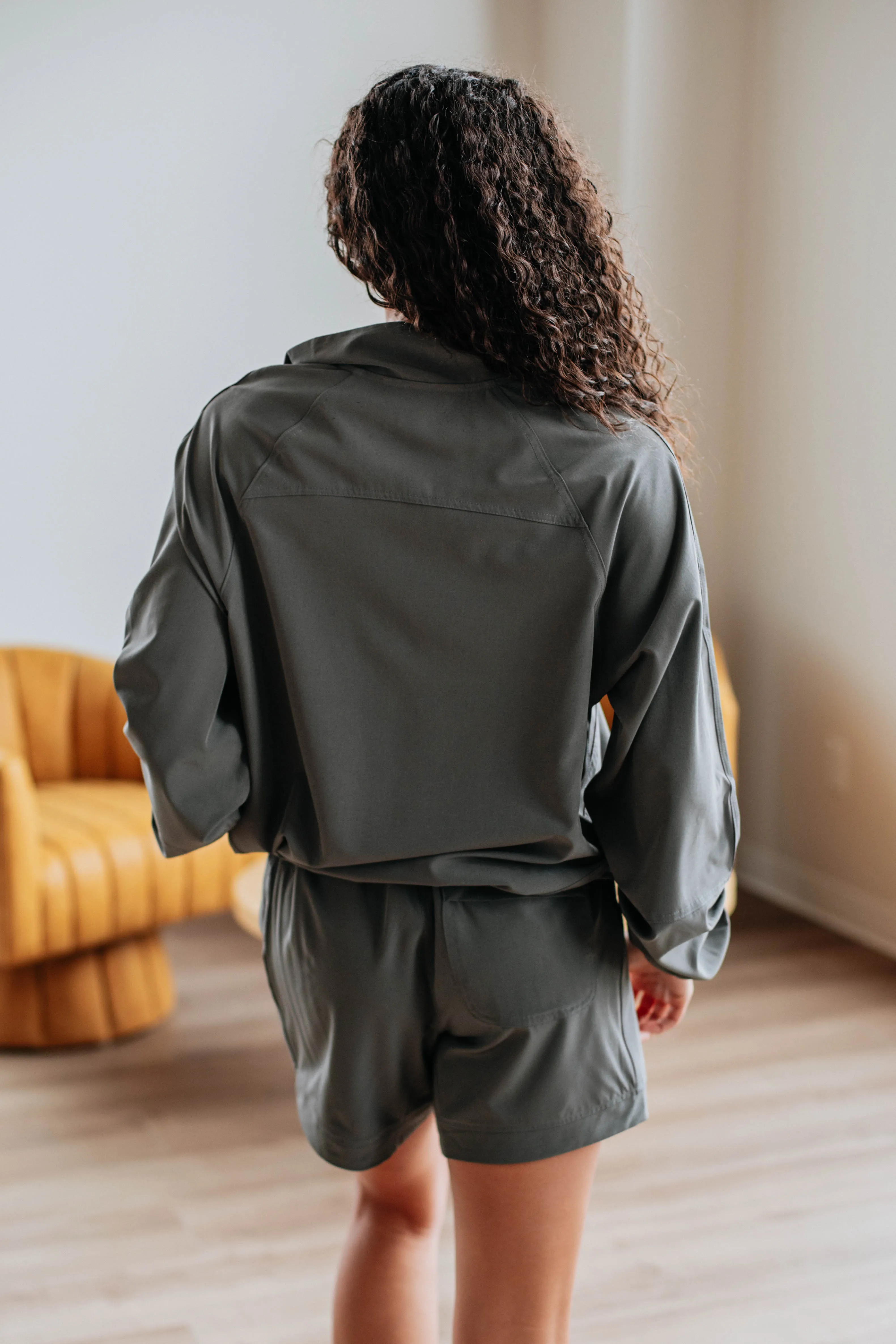 Levo Active Pullover - Pebble Fashion Design