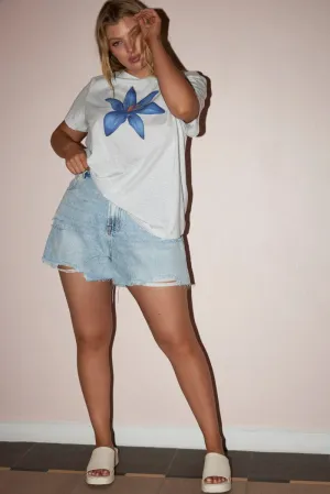 Stylish Shoes Denim Knee Length Shorts High Rise